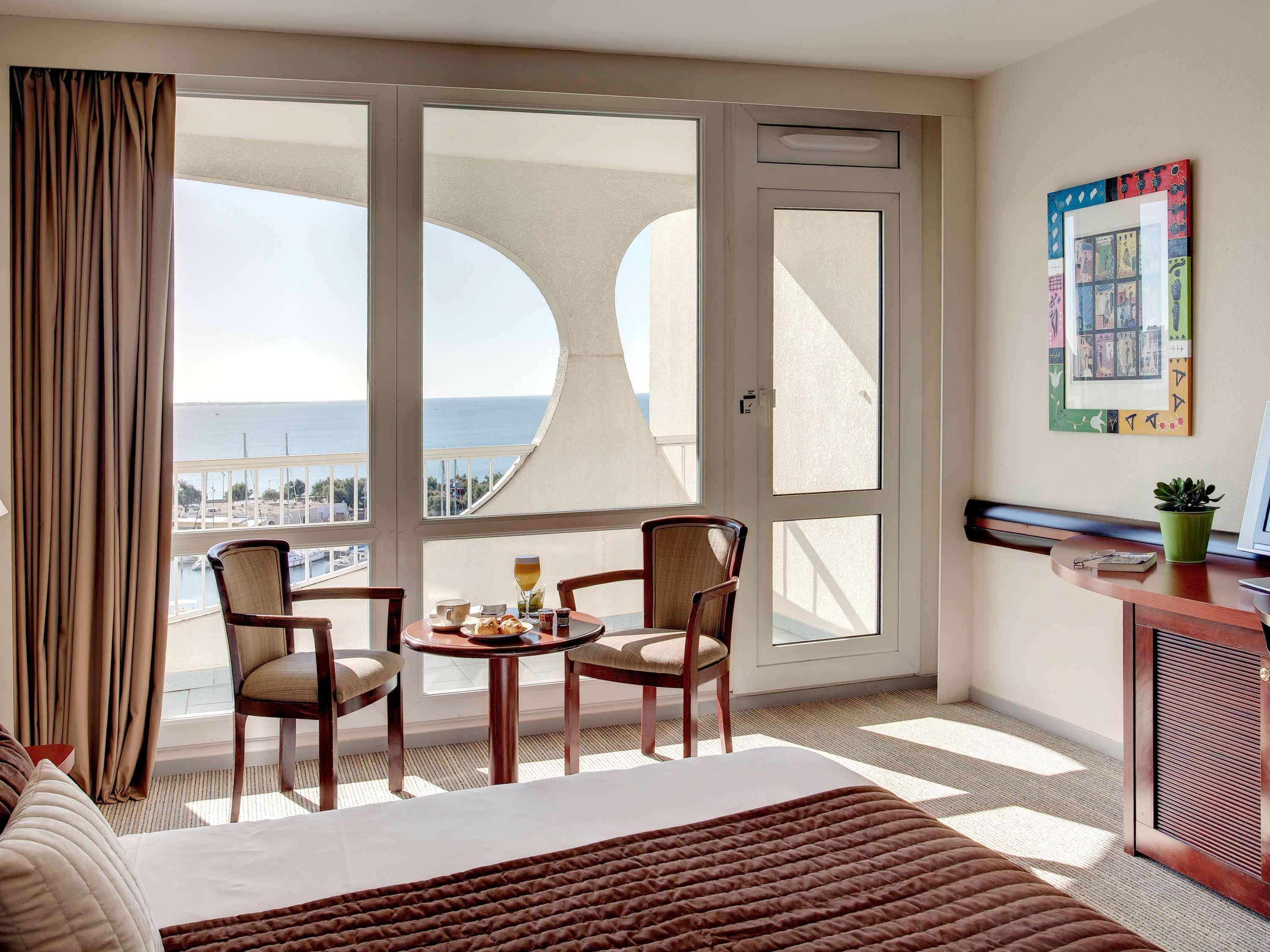 Hotel Mercure Port Motte 4*