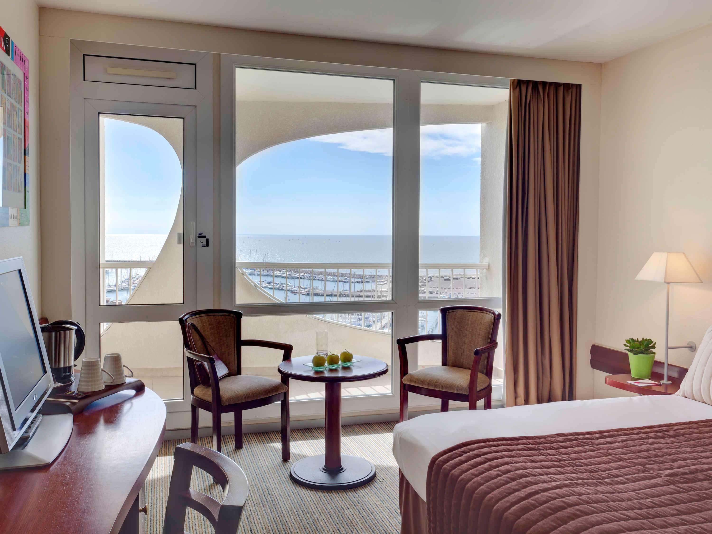 Hotel Mercure Port Motte 4*